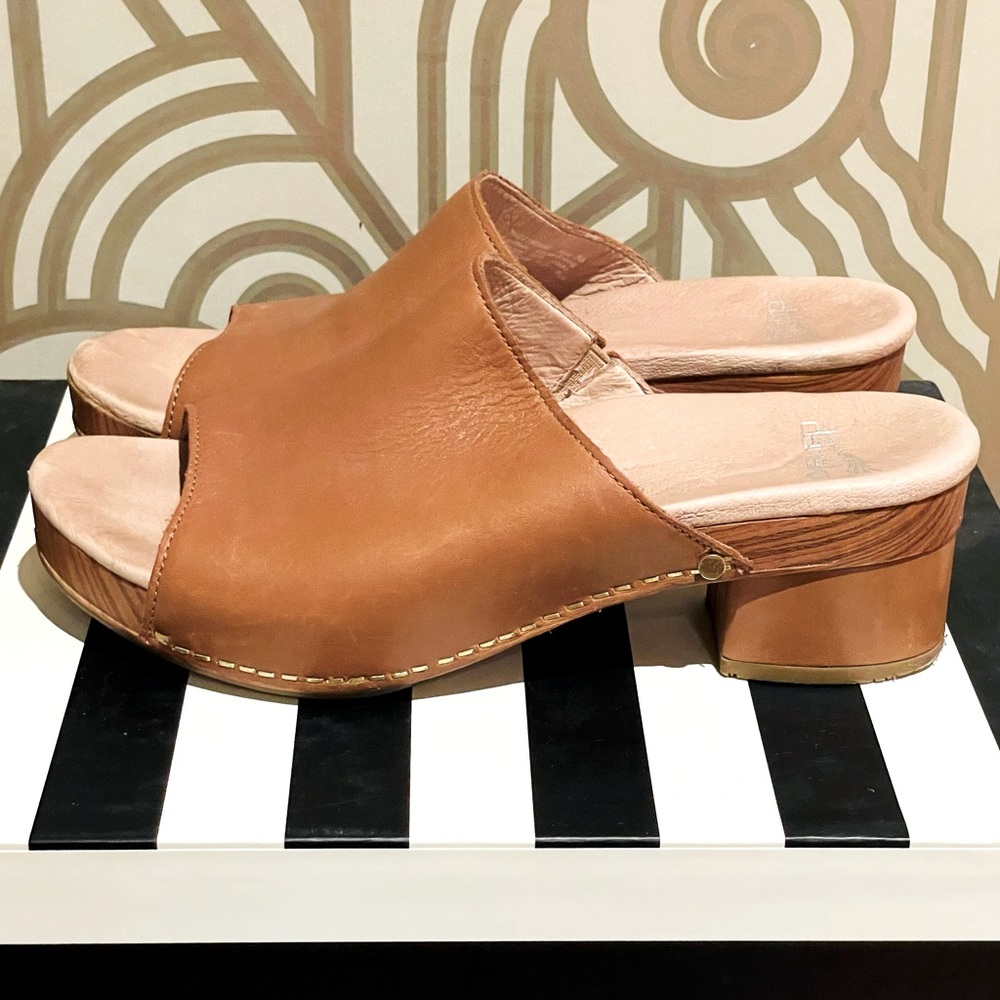 Dansko Maci Sandals, Size 38/8, Peep Toe, Camel